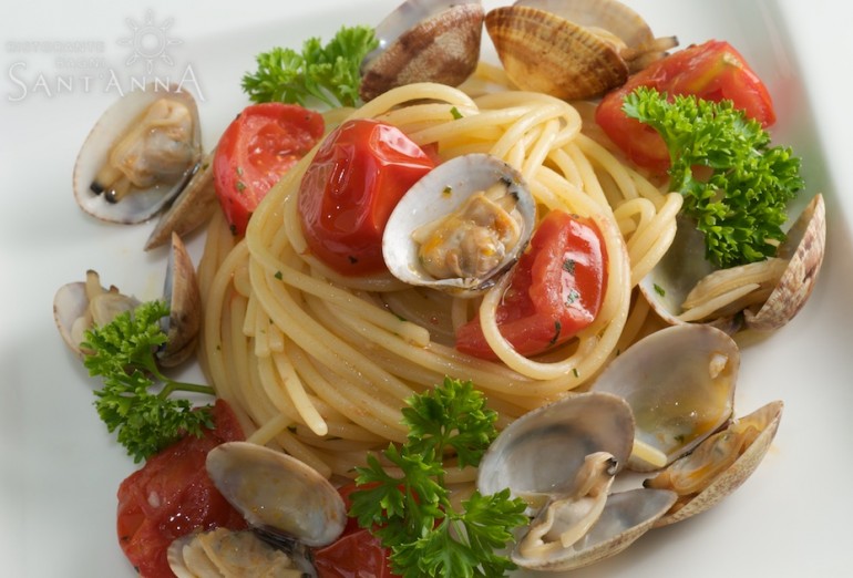 Spaghetti with clams